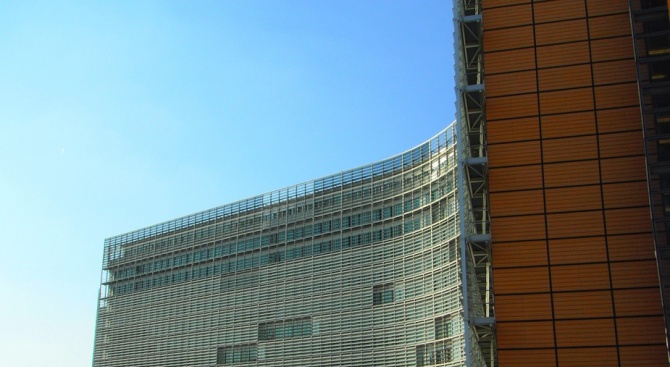Европейската комисия предприе интензивна кампания за разясняване на митническите правила