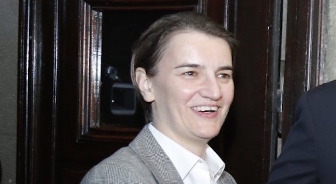 Партньорката на сръбския премиер Ана Бърнабич роди днес момче, обяви