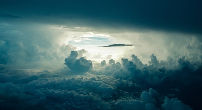 Разположените на малка височина над океаните облаци охлаждат атмосферата, като