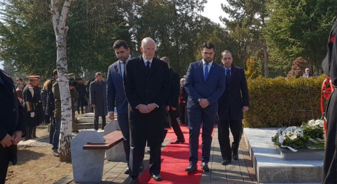 По покана на премиера на Р Северна Македония Зоран Заев