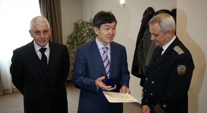 Посланикът на Република Казахстан Н. Пр. Темиртай Избастин ще посети