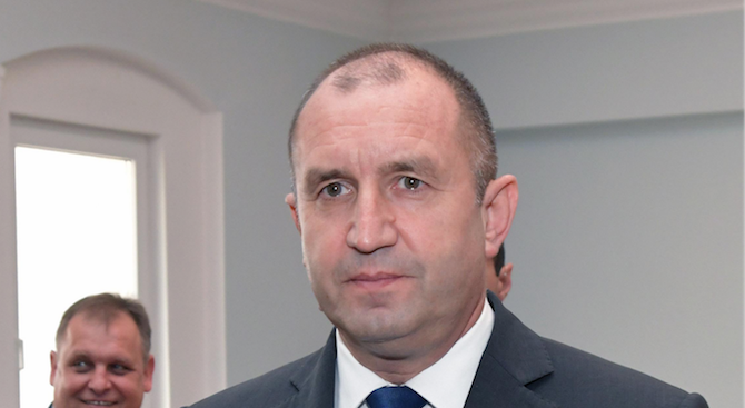 Настояваме президентът Румен Радев да се извини на българския народ