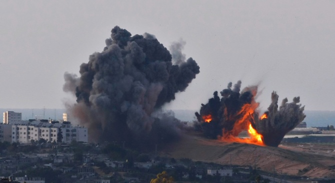 Израелски изтребители удариха военен обект на радикалната палестинска групировка "Хамас"