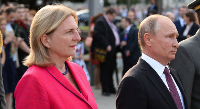 Намиращата се на посещение в Москва австрийска министъка на външните
