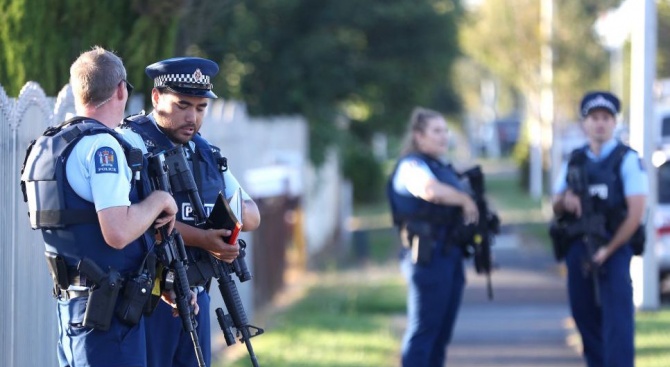 Най-малко 40 са жертвите от атентата в новозеландския град Крайстчърч,