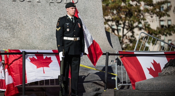 Канада обяви вчера, че удължава военните си мисии в Украйна