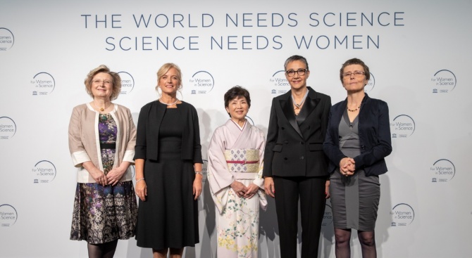 Пет забележителни жени учени бяха отличени с награда „За жените