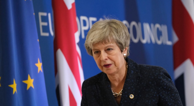 Британската премиерка не смята за правилно Великобритания да участва в