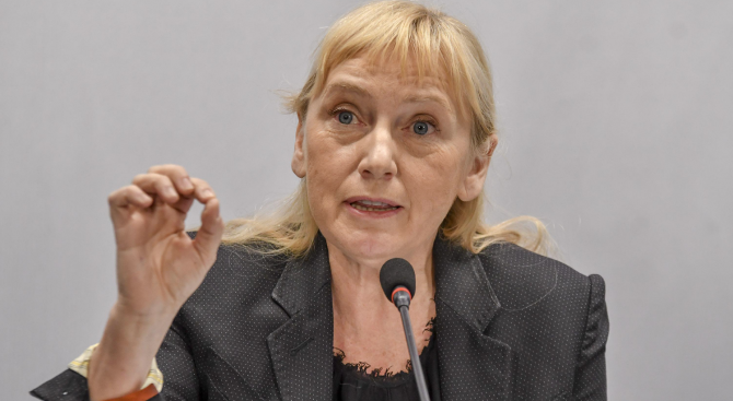 Водачът на листата на БСП за евроизборите Елена Йончева и