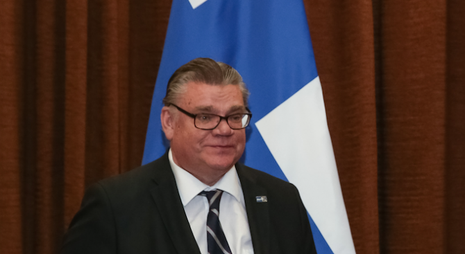 Неизвестен мъж се е опитал да нападне финландския министър на