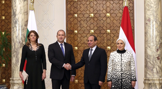 Президентът Румен Радев беше посрещнат от египетския си колега Абдел