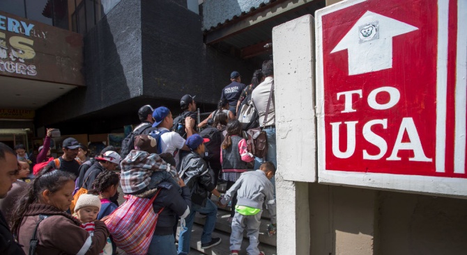Изправени пред нарастващ приток на мигранти от Централна Америка, властите
