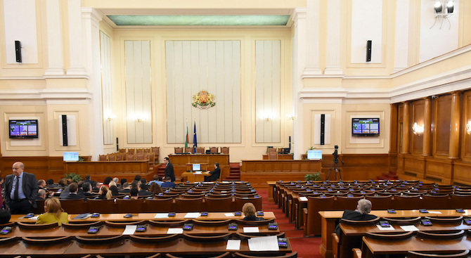 Народното събрание прие промени в Кодекса за социално осигуряване на