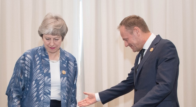 Британският премиер Тереза Мей поиска нейната страна да излезе от