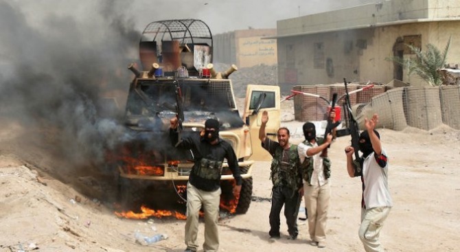 Ожесточени сблъсъци противопоставят южно от Триполи силите на маршал Халифа