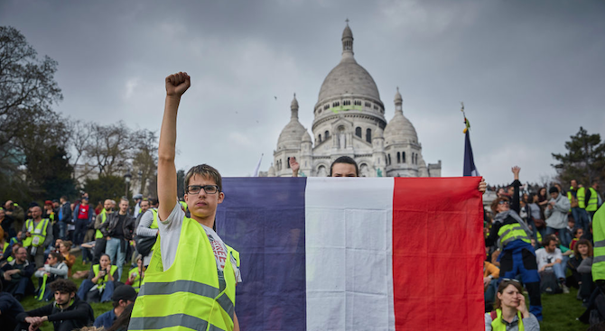 Четиридесет и трима души бяха задържани в Париж в 21-ия