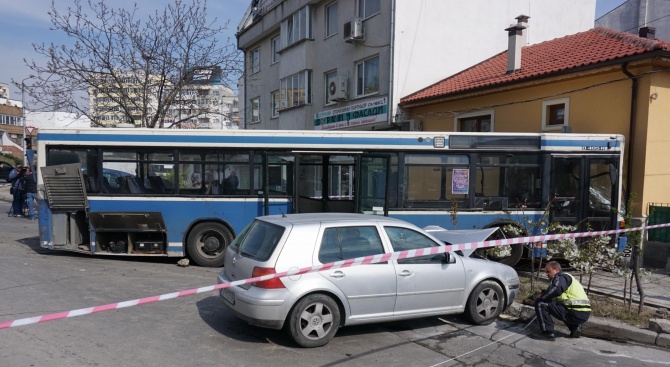 Седем души са пострадали при катастрофа на автобус от градския