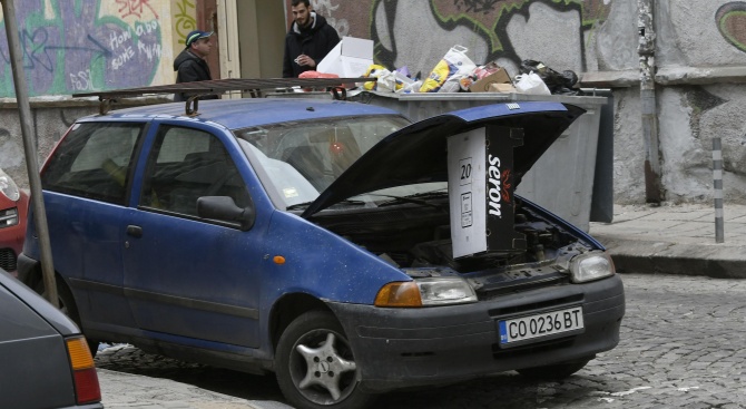 Продължава безплатното паркиране тип "технически проблем" в центъра на София,