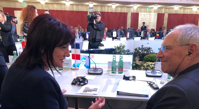 Председателят на Народното събрание Цвета Караянчева обсъди възможностите за чуждестранни