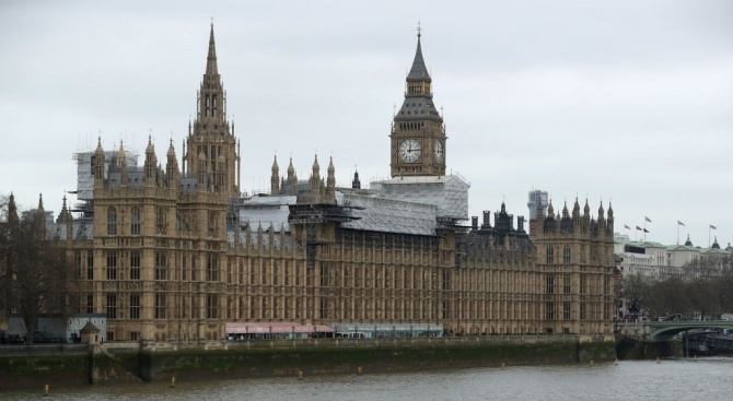 Британските депутати одобриха днес плана на министър-председателката Тереза Мей да