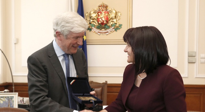 Председателят на Народното събрание Цвета Караянчева разговаря с президента на