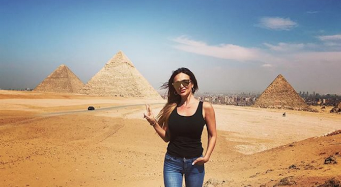 Примата на поп-фолка Глория си подари екскурзия в Египет. Певицата