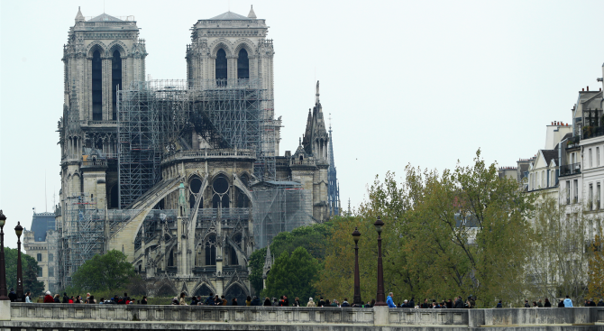 Реставраторите, изследващи парижката катедрала "Нотр Дам" след пожара, успяха да
