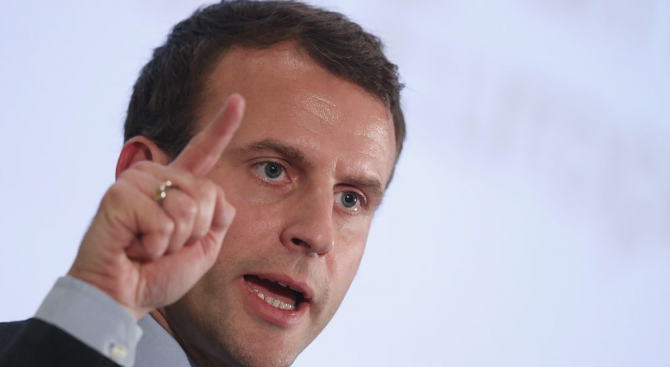 Френският президент Еманюел Макрон възприе твърд тон към имиграцията и