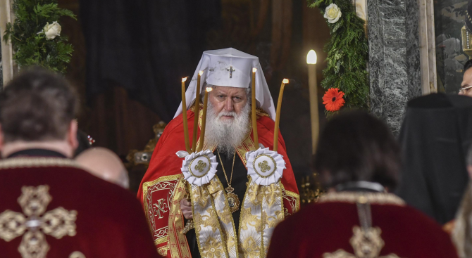 На днешната Велика събота патриарх Неофит ще оглави празничното вечерно