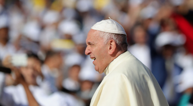 Папа Франциск призова за евакуацията на бежанци в лагери за