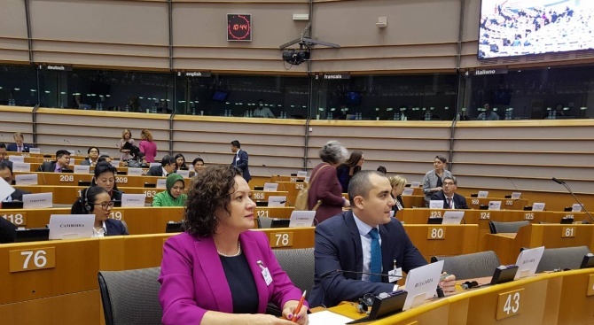 Кандидатите за евродепутати от ГЕРБ Ивелина Василева и Жечо Станков