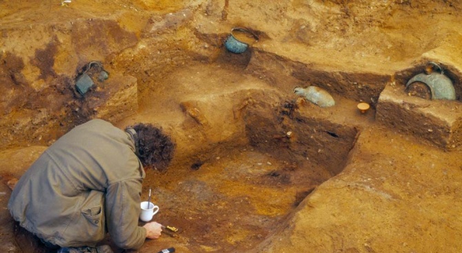 Англосаксонски кралски гроб, открит при разкопки край път в Есекс,