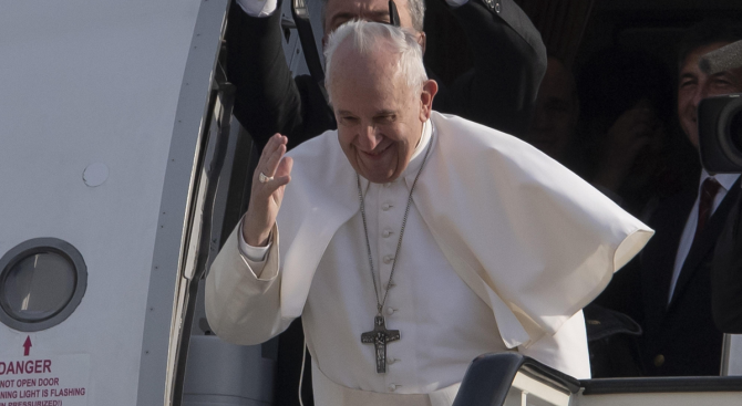 Папа Франциск изрази днес силно огорчение от възникнало напрежение и