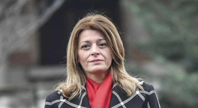 Съпругата на българския президент Десислава Радева яростно разкритикува германската авиокомпания