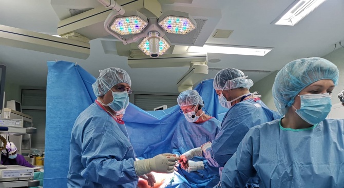 30 хирурзи от цяла България се включиха в еднодневния курс
