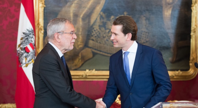 Новите министри от временното правителство на австрийския канцлер Себастиан Курц