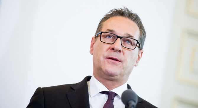 Лидерът на австрийската крайна десница Хайнц-Кристиан Щрахе е спечелил правото