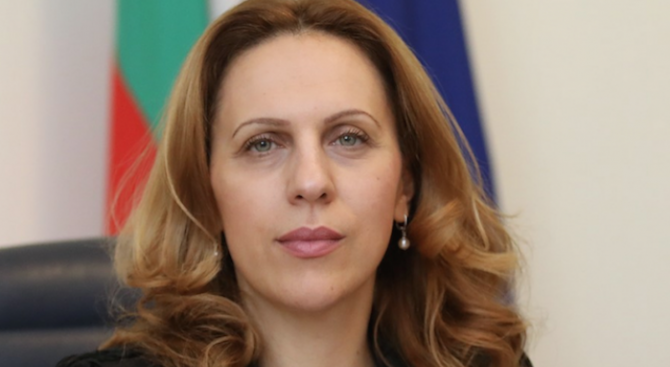 Заместник министър-председателят по икономическата и демографската политика Марияна Николова ще