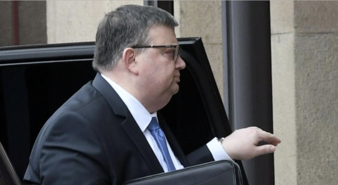 Одобрение на гражданите към главния прокурор Сотир Цацаров е 44,8