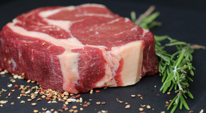 Консумацията на червено месо, което е богато на витамини В