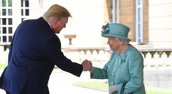 Британската кралица Елизабет II е приела американския президент Доналд Тръмп,
