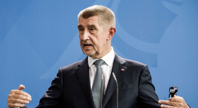 Чешкият премиер Андрей Бабиш нарече неприемлив вчерашния огромен протест срещу