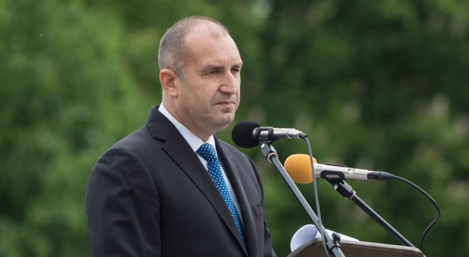 Българският държавен глава Румен Радев ще участва днес в президентския