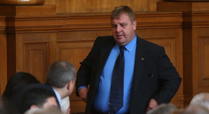 Министърът на отбраната Красимир Каракачанов каза по време на парламентарния