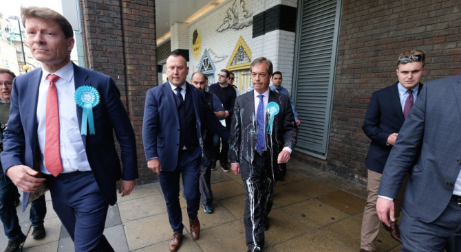 Мъжът, който лисна млечен шейк върху водача на британската Партия