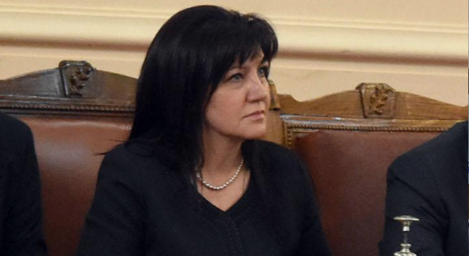 Председателят на Народното събрание Цвета Караянчева ще поеме от името
