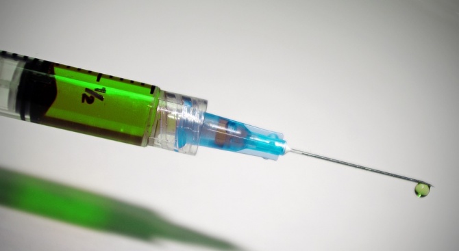 Публичното недоверие към ваксините означава, че светът прави крачка назад