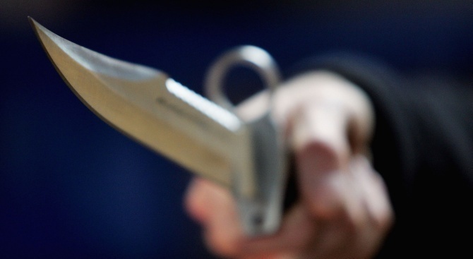 30-годишен мъж е бил намушкан с нож на Крайбрежната алея