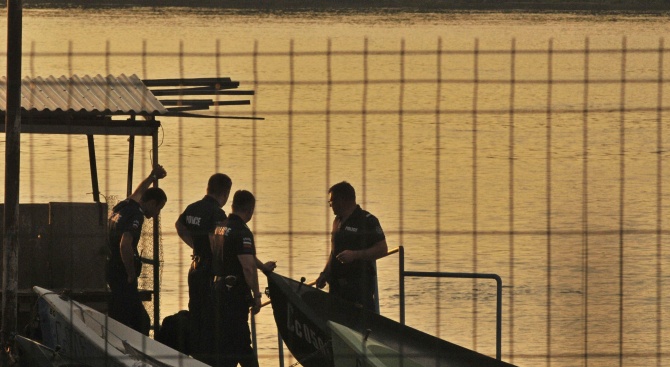 Тялото на 16-годишното момче, което потъна във водите на Дунав