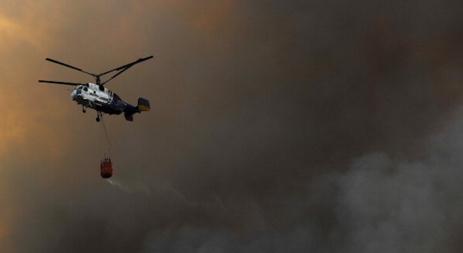 Горски пожар бушува в Североизточна Испания, разпростирайки се върху площ